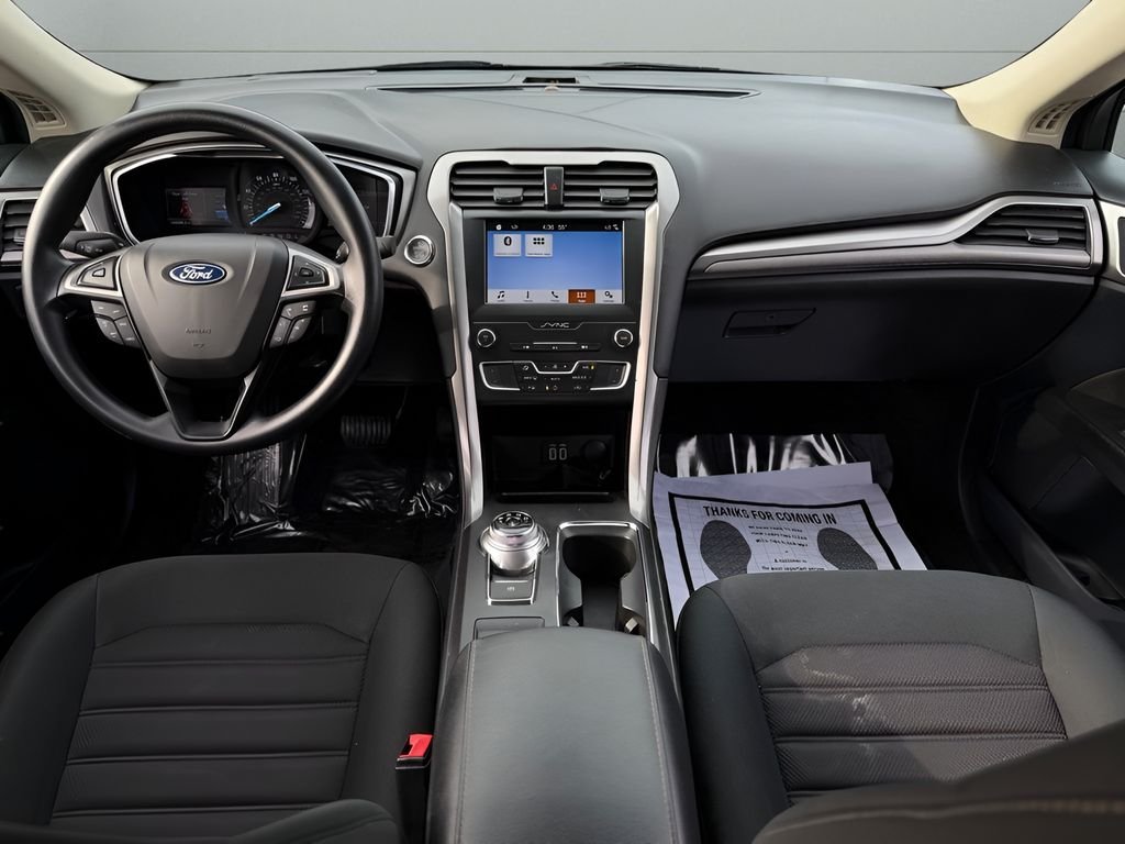 Used 2019 Silver Ford SE image 22