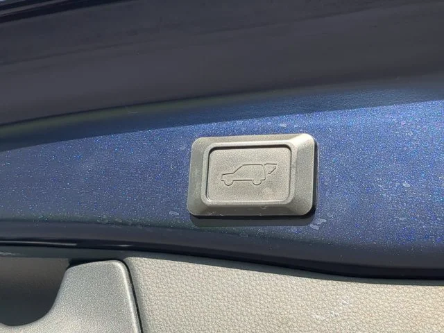 Certified Used 2021  Toyota XLE Premium image 15