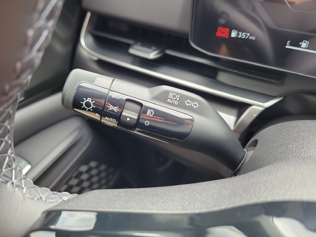 New 2026 Snow White Pearl Kia SX Prestige image 29