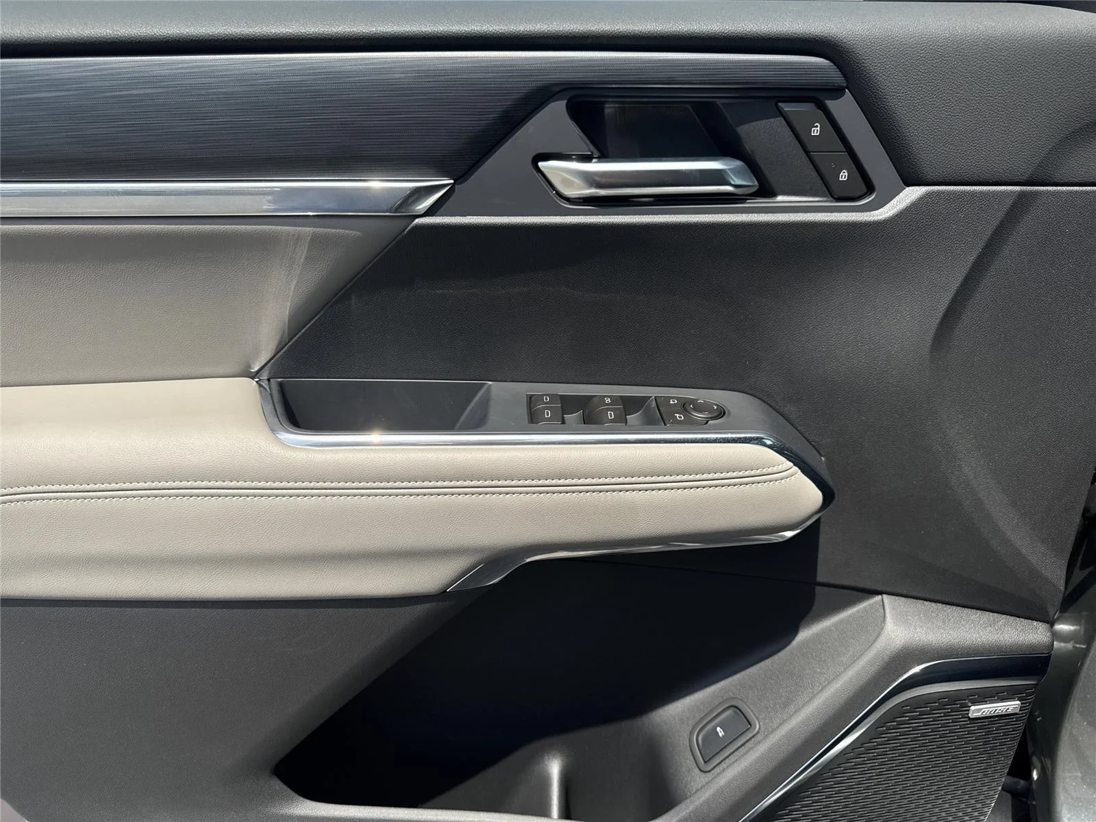 New 2026 Sterling Metallic GMC Elevation image 31