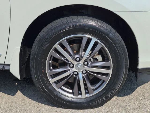 Used 2017 White INFINITI Base image 9