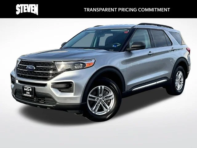 Used 2023 Silver Ford XLT image 3