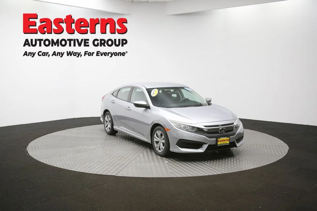 Used 2018 Silver Honda LX image 45
