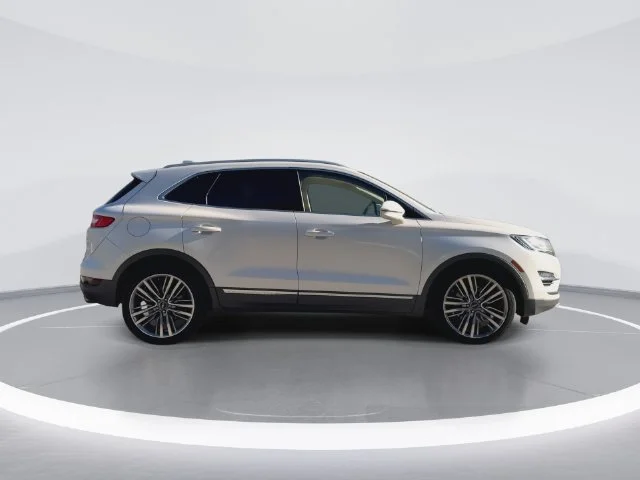 Used 2016 White Lincoln Reserve image 9