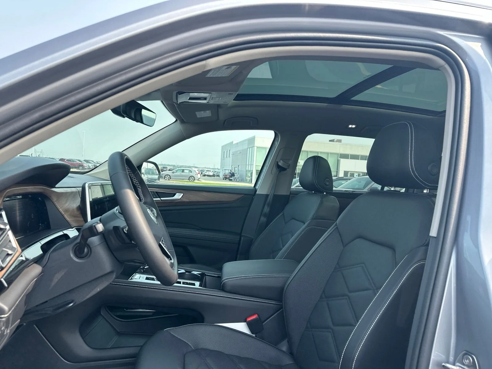 2026 Volkswagen Atlas SE w/Tech - Photo 11