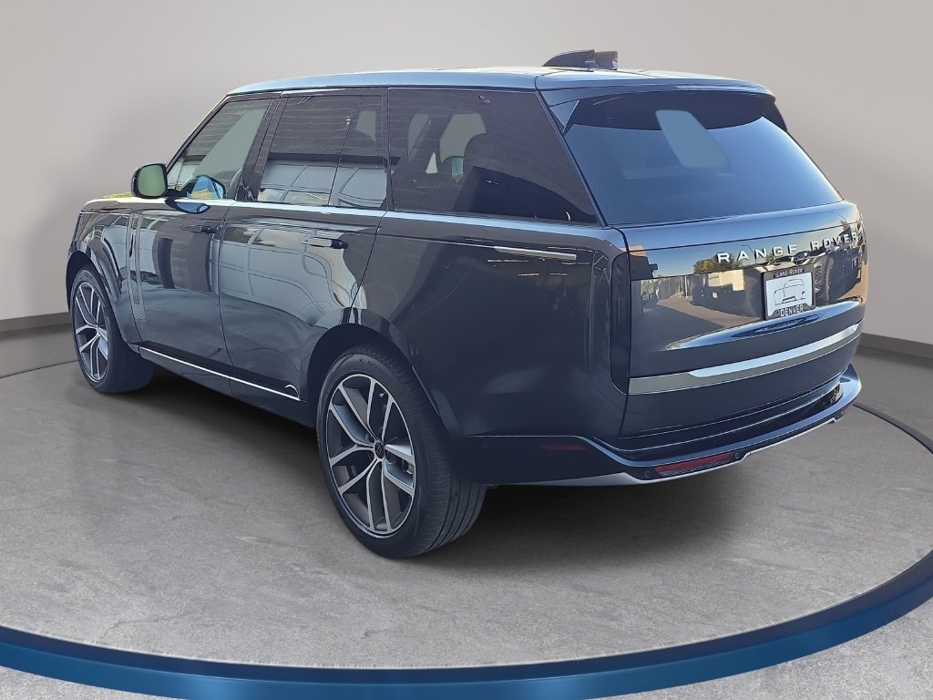 New 2027 Carpathian Grey Land Rover SE image 7