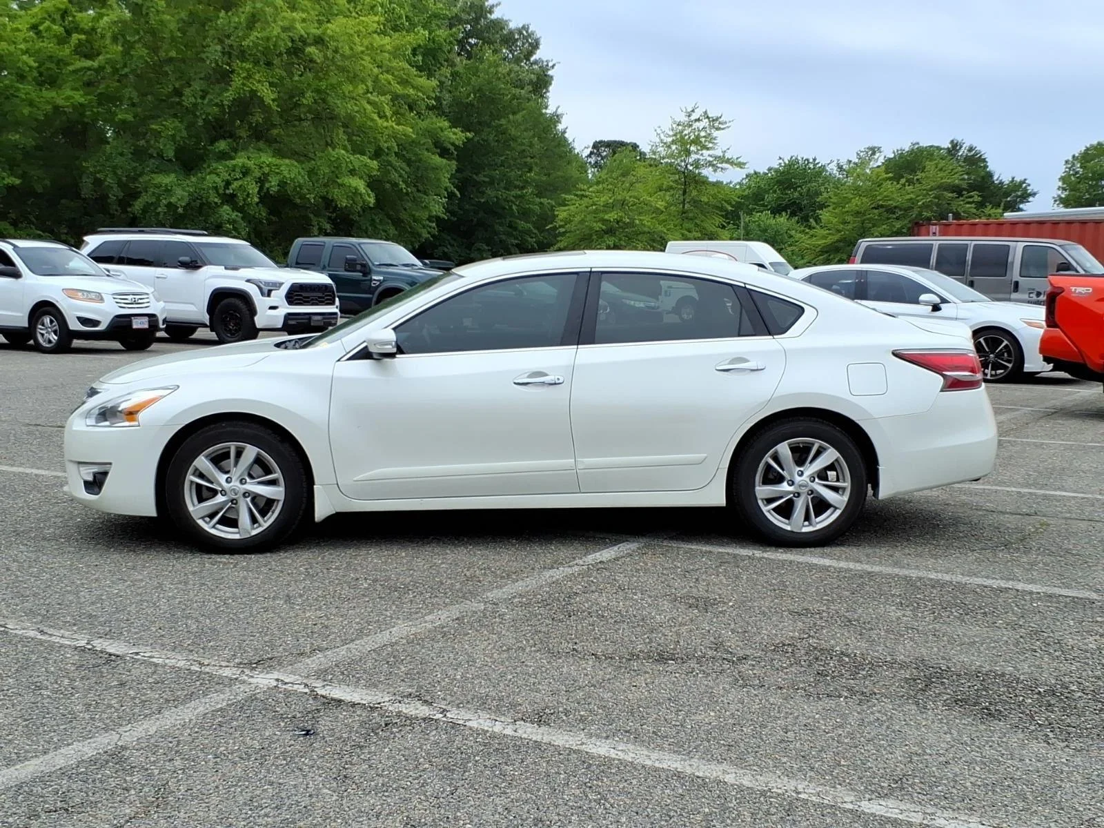 Used 2015 Pearl White Nissan 2.5 SL image 3