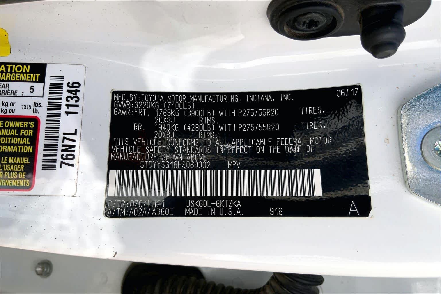 Used 2017 Blizzard Pearl Toyota Platinum image 37
