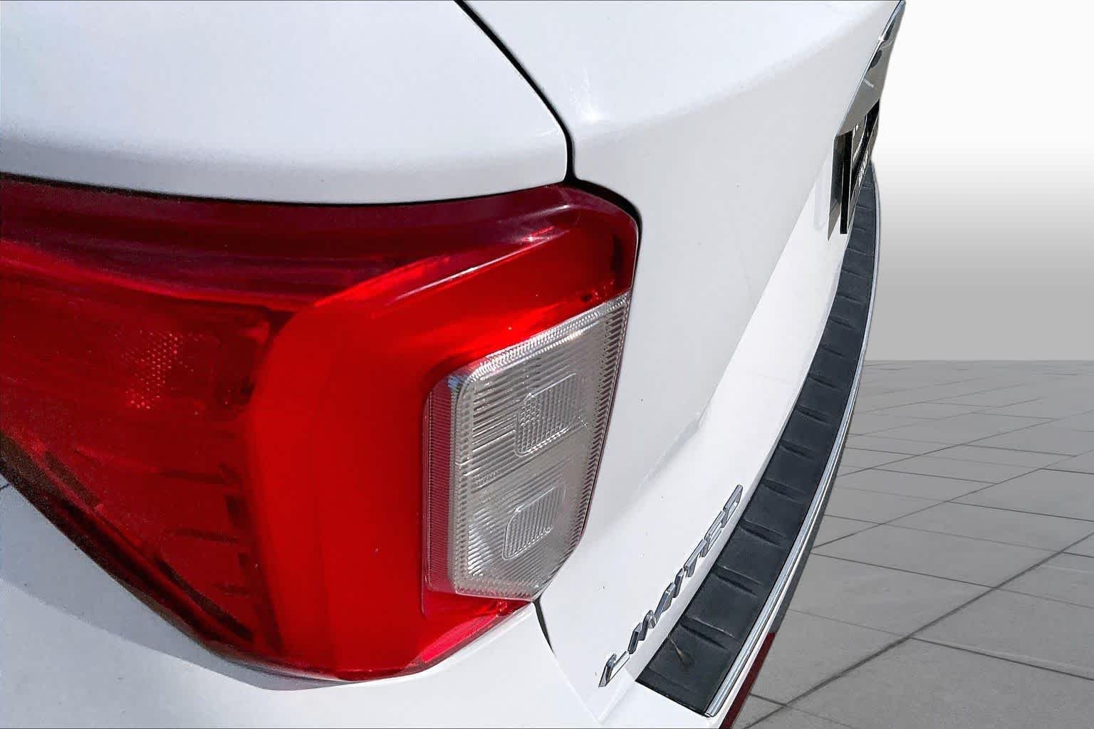 Used 2021 Oxford White Ford Limited image 25