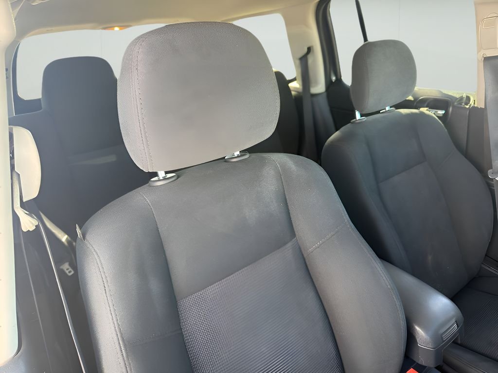 Used 2015 Granite Crystal Metallic Clearcoat Jeep Latitude image 12