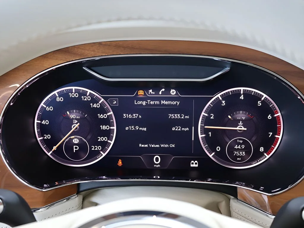 Used 2024 Onyx Metallic Bentley V8 image 28