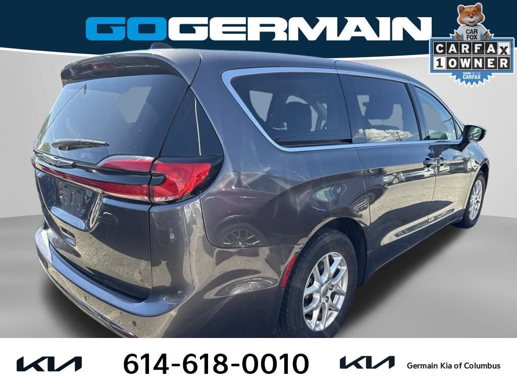 Used 2023 Gray Chrysler Touring L image 4