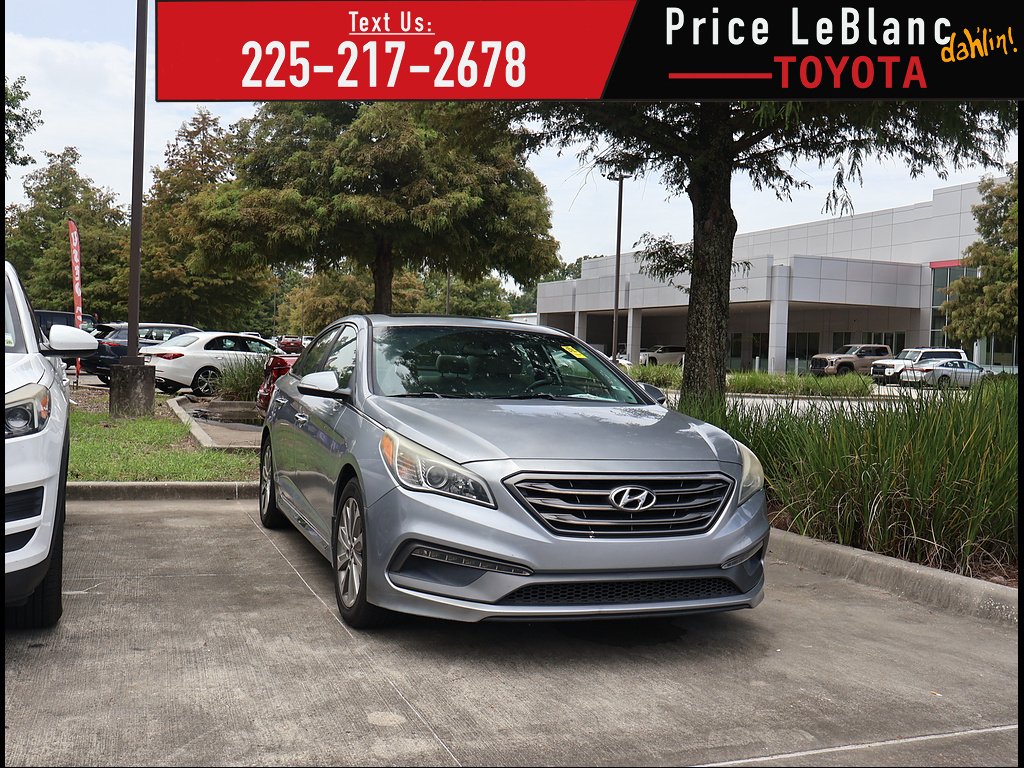 Used 2017  Hyundai Sport image 1