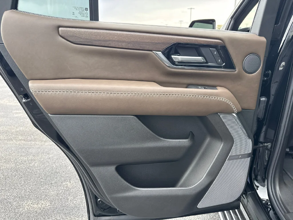 2026 GMC Yukon Denali Ultimate - Photo 32