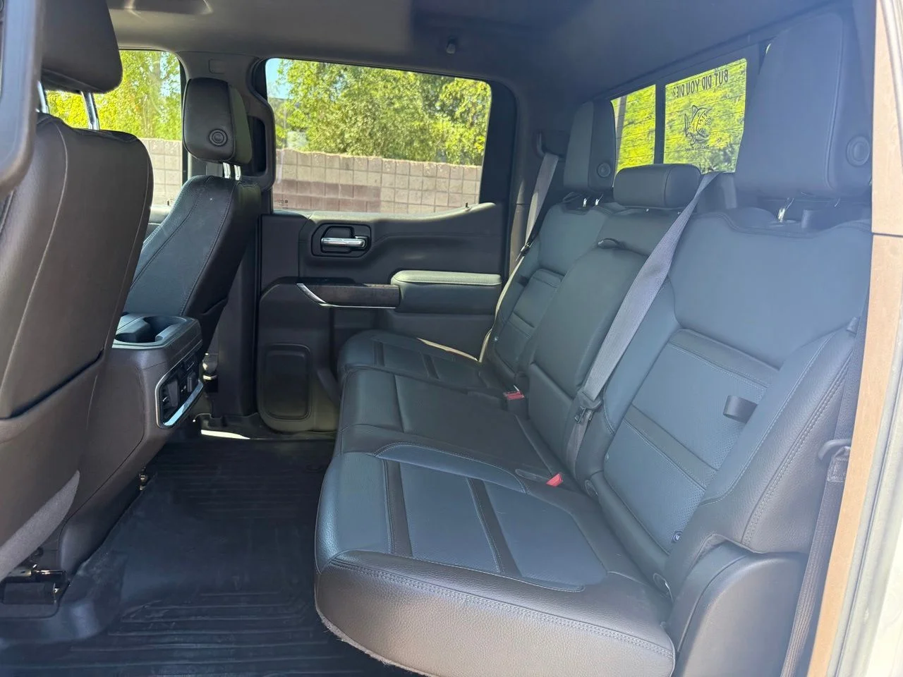 Used 2019 White Frost Tricoat GMC Denali image 10