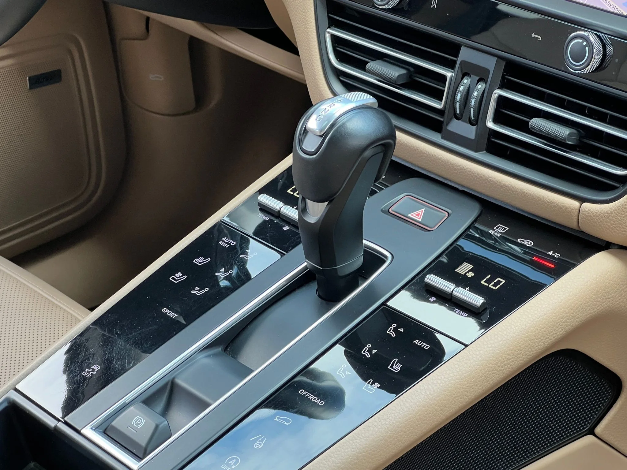 Used 2023 White Porsche Base image 38