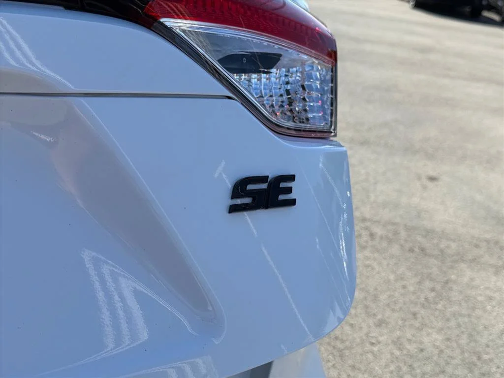 Used 2022 White Toyota SE Nightshade image 27