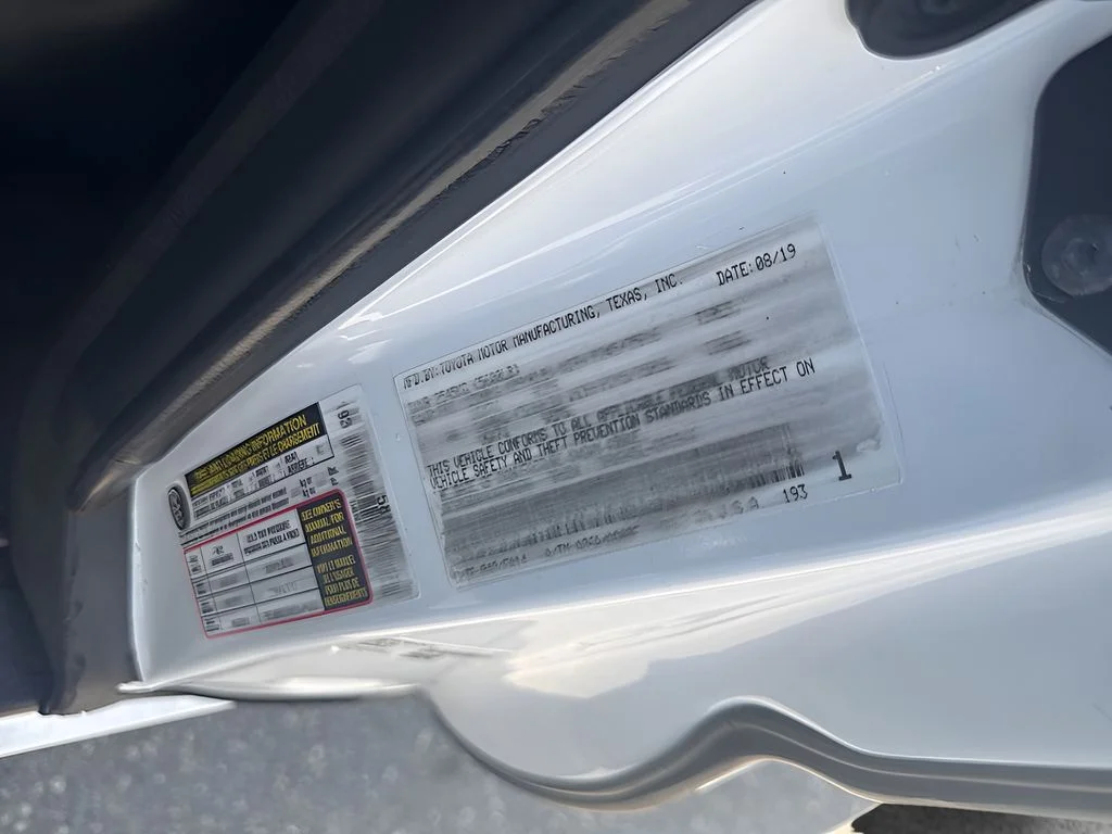 Used 2019 White Toyota SR image 28