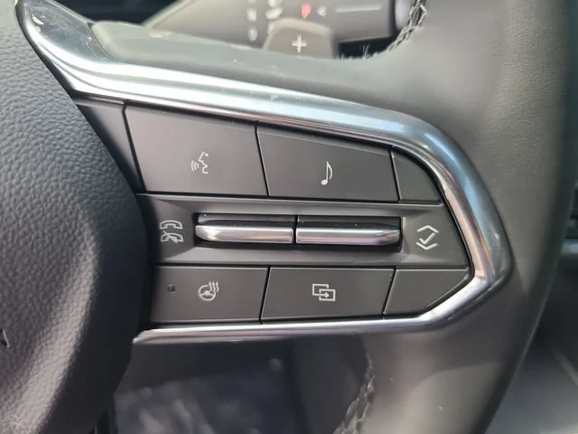 New 2027 Summit White Chevrolet LT image 27