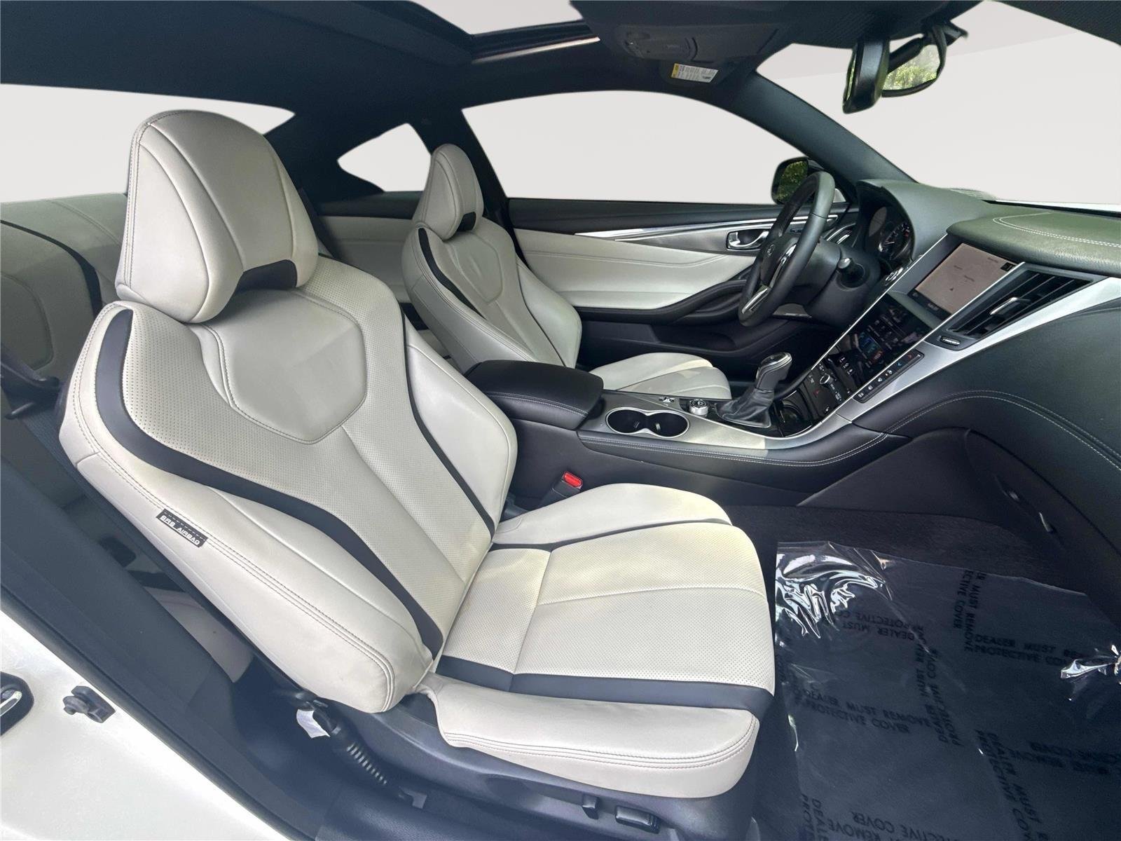 Used 2022 Pure White INFINITI LUXE image 24