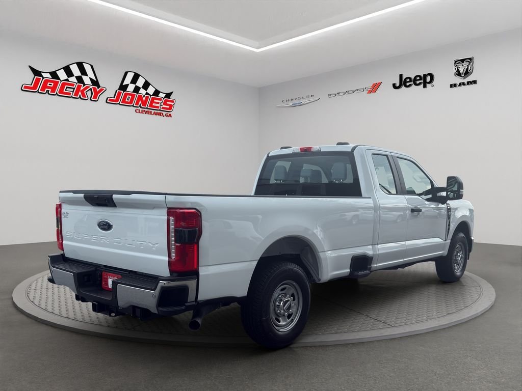 Used 2025 Oxford White Ford XL image 9