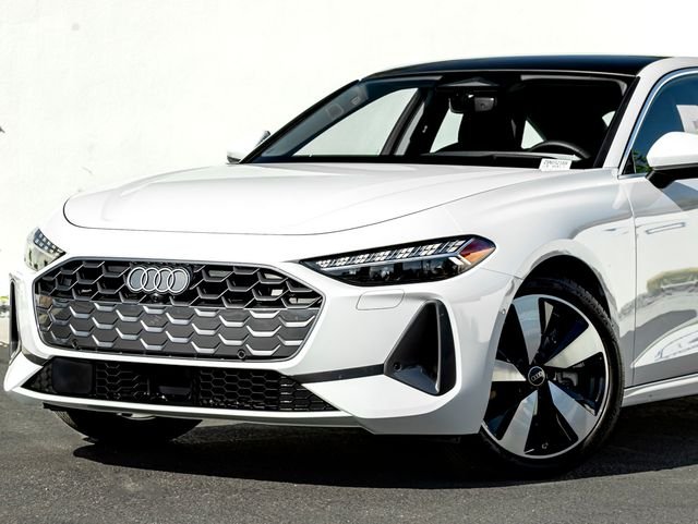 Used 2025 Glacier White Audi  image 2