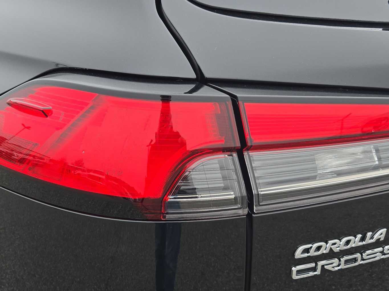 New 2026 Jet Black Toyota XLE image 15