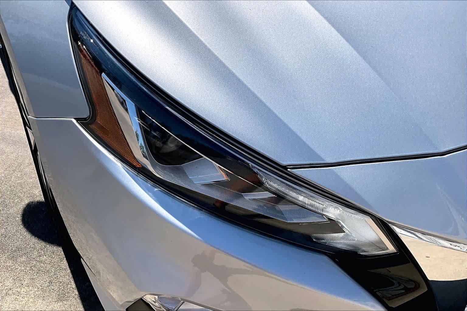Used 2022 Brilliant Silver Metallic Nissan 2.5 SV image 27