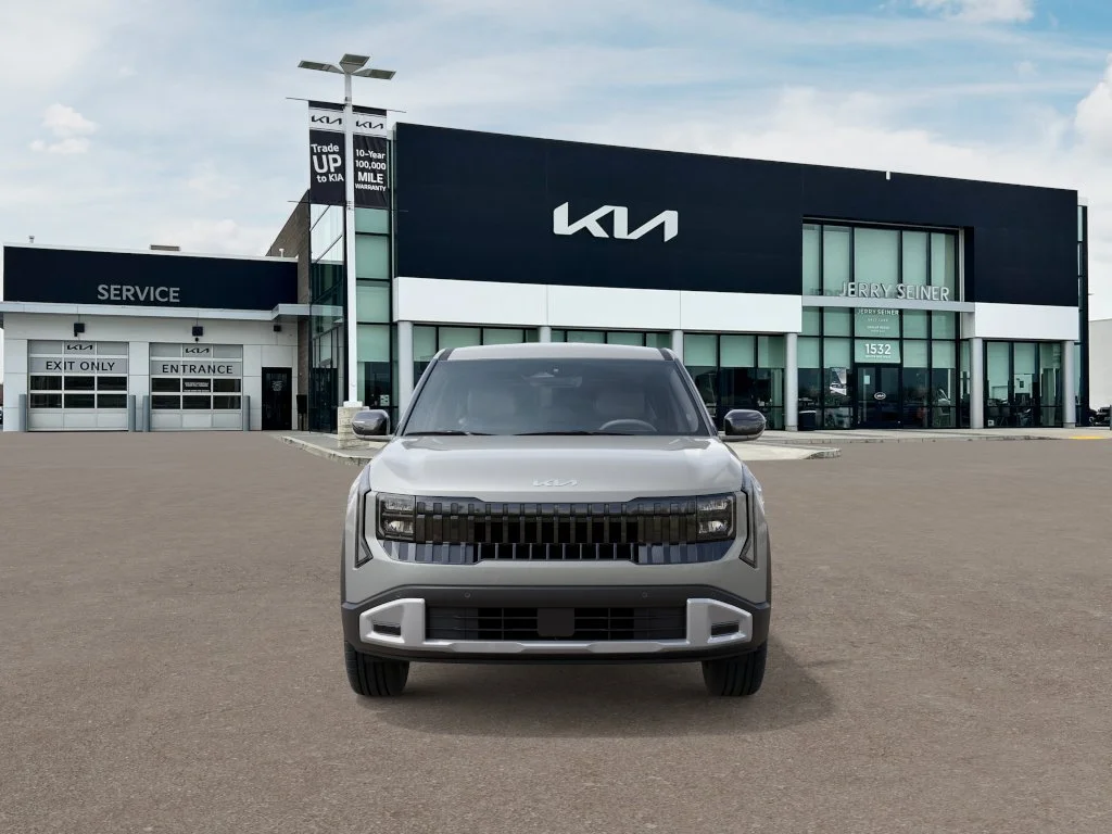 New 2027 Ivory Silver Kia S image 2