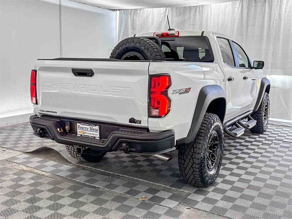 2026 Chevrolet Colorado ZR2 - Photo 8
