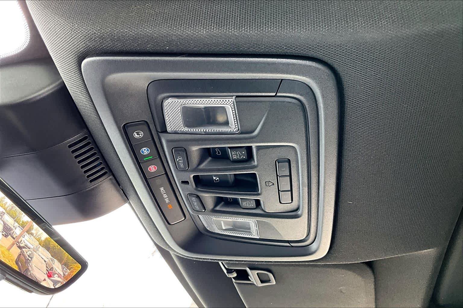 Used 2024 Summit White GMC AT4 image 32