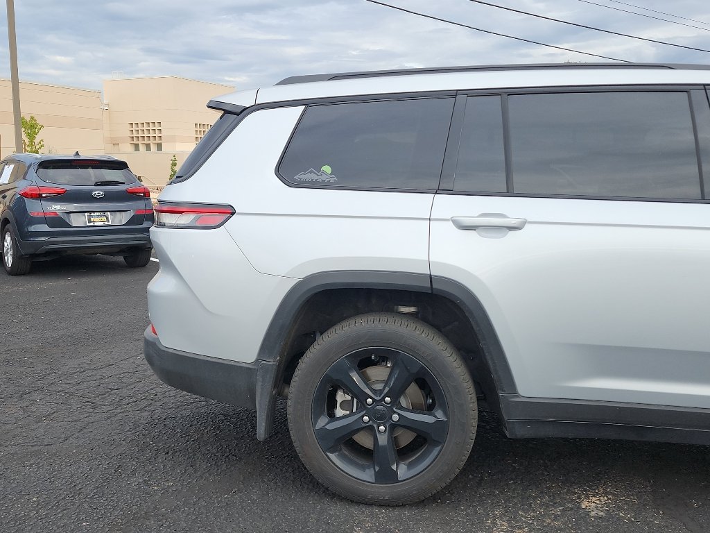 Used 2025 Silver Zynith Jeep Limited image 5