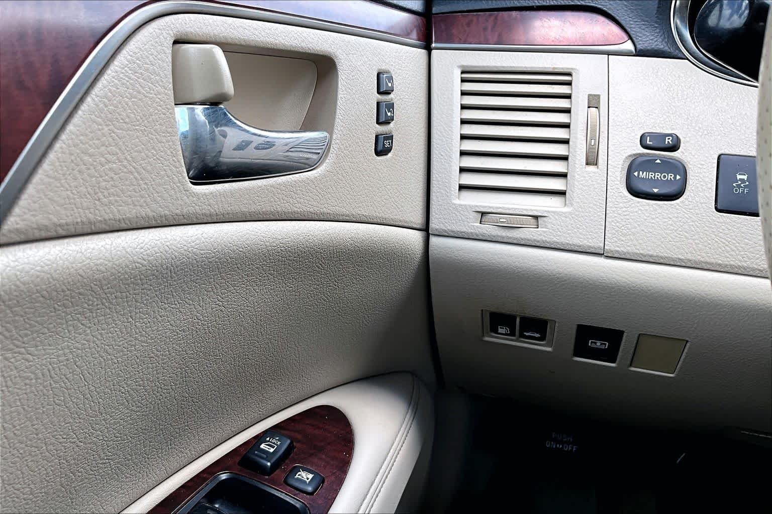 Used 2012 Blizzard Pearl Toyota Limited image 35