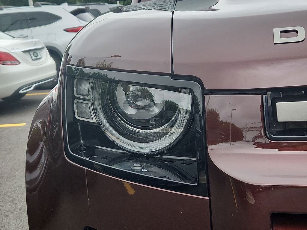 2025 Land Rover Defender X-Dynamic SE - Photo 9