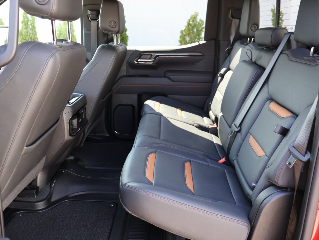2025 GMC Sierra 1500 AT4 - Photo 8