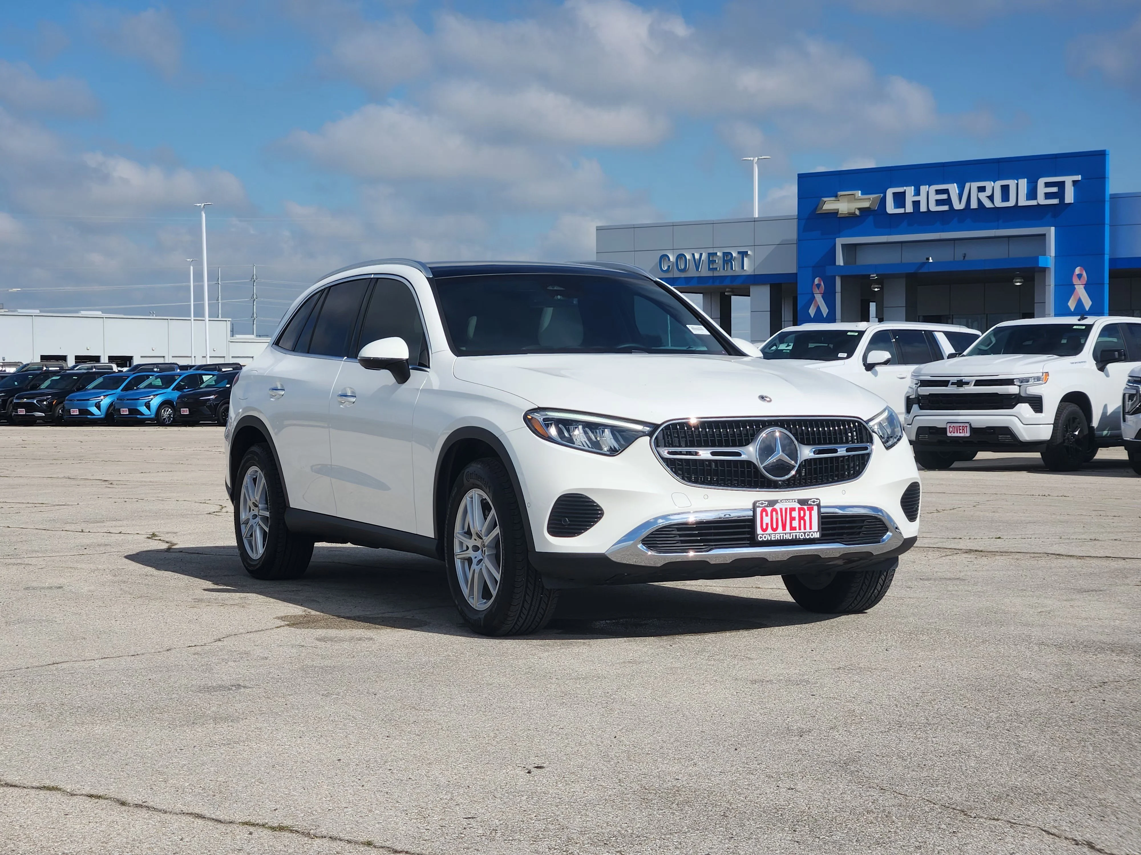 Used 2025  Mercedes-Benz GLC 300 Base image 3