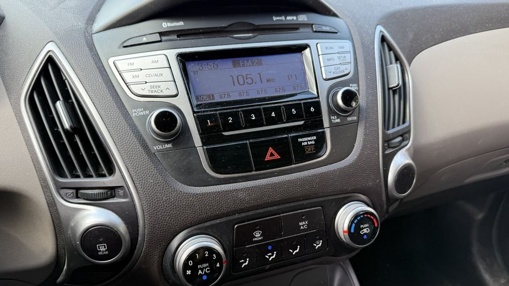 Used 2011 Red Hyundai GLS image 4