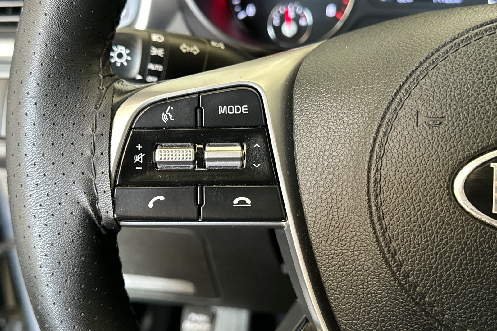 Used 2020 Silver Kia LX image 26