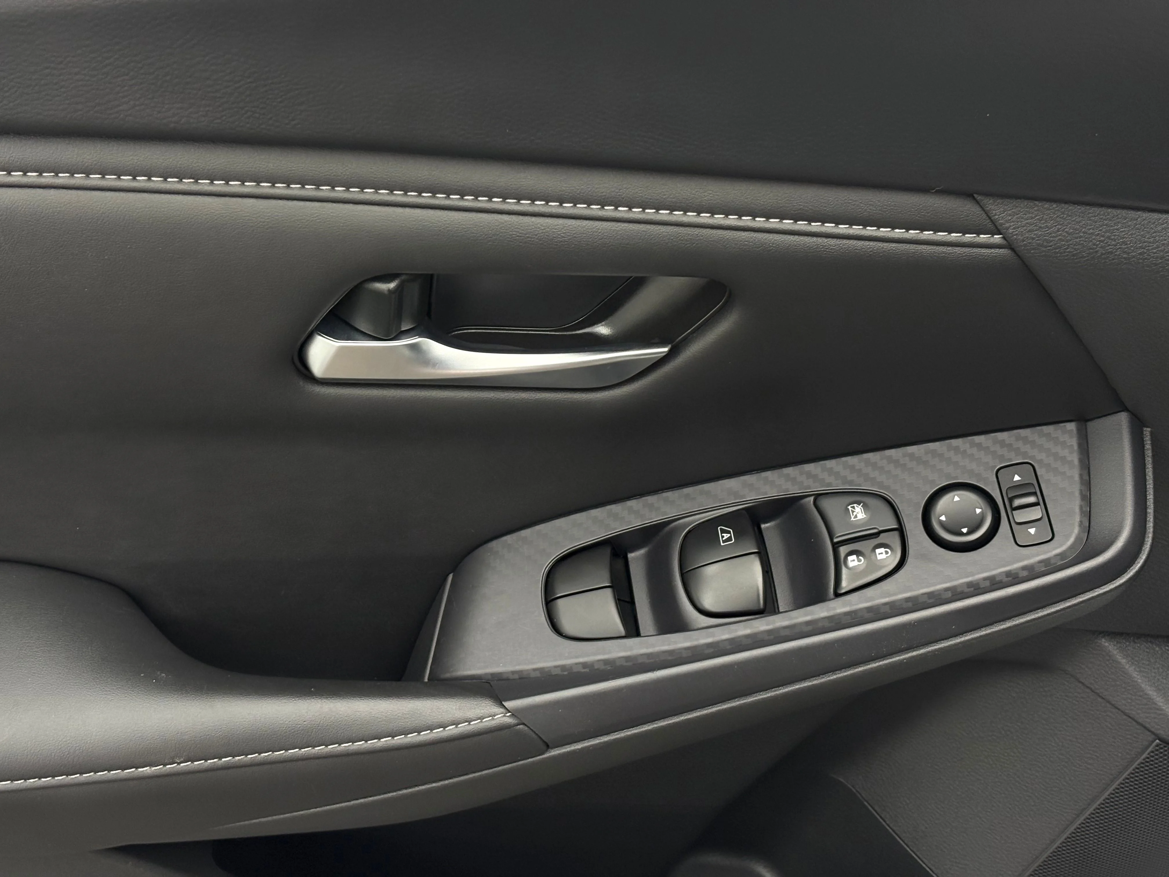 Used 2023 Brilliant Silver Metallic Nissan S image 14