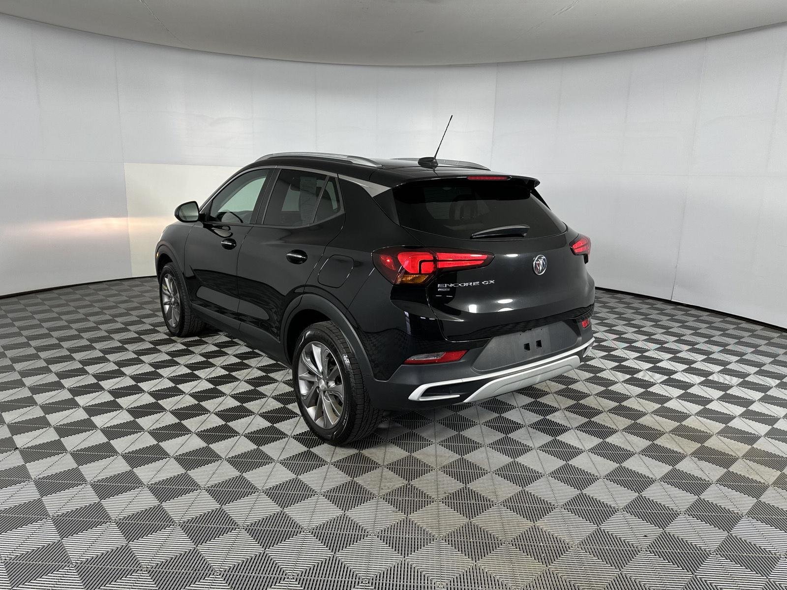 Used 2020 Ebony Twilight Metallic Buick Select image 28