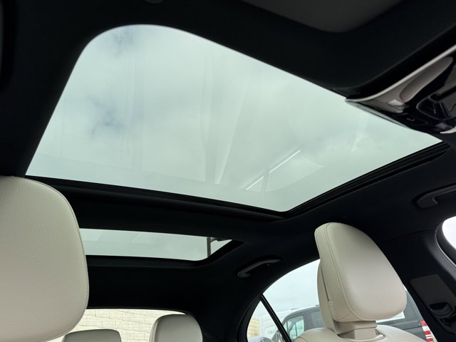 New 2026 Twilight Blue Metallic Mercedes-Benz C 300 image 3