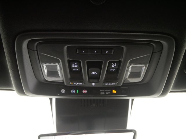 Used 2025 Onyx Black GMC Crew Cab Denali Ultimate 6.6L Diesel image 22