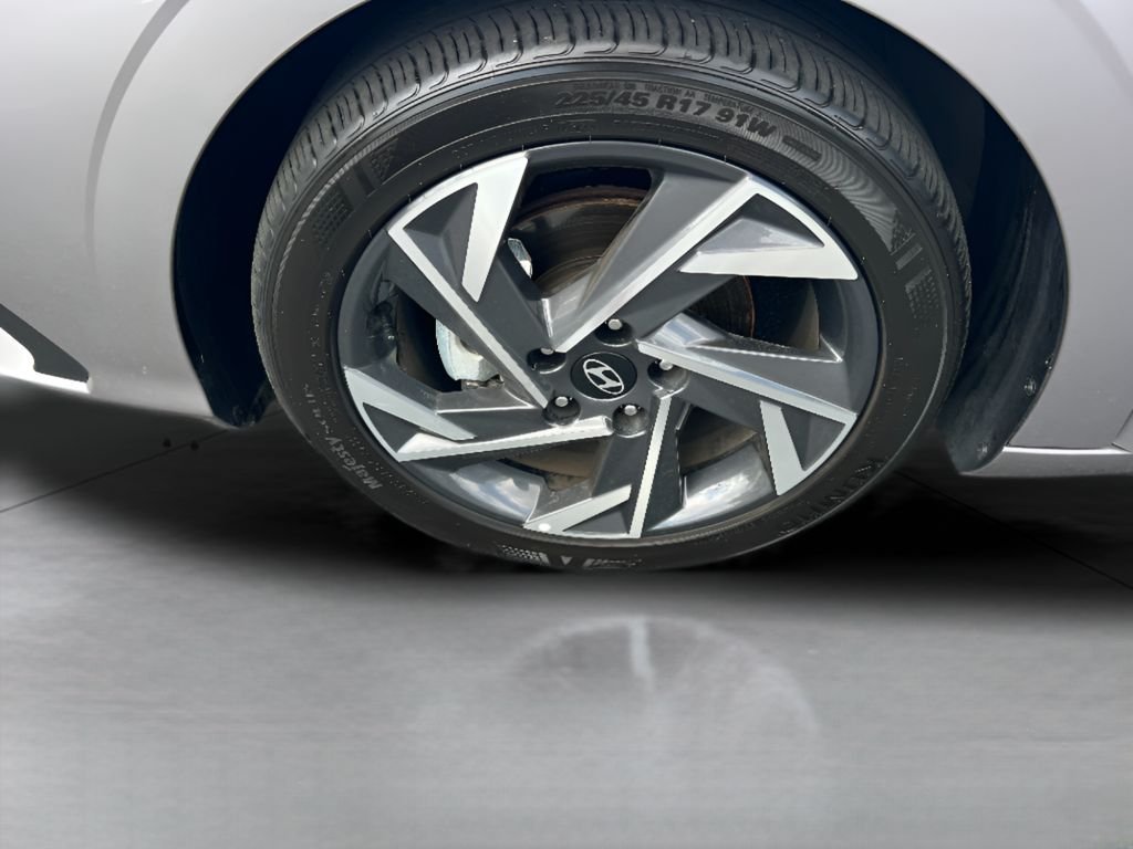 2025 Hyundai Elantra SEL - Photo 12