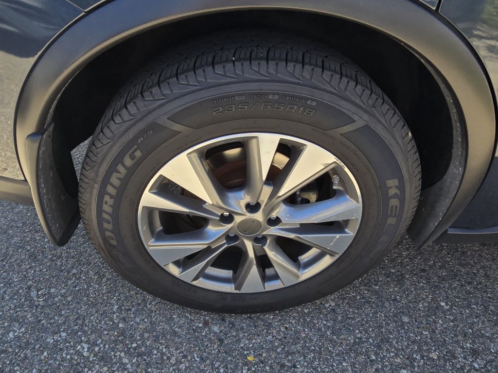 Used 2015 Arctic Blue Metallic Nissan SL image 10