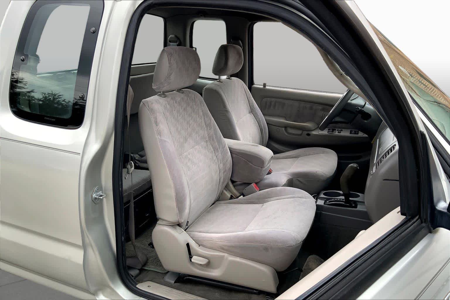 Used 2003 Lunar Mist Metallic Toyota PreRunner image 6