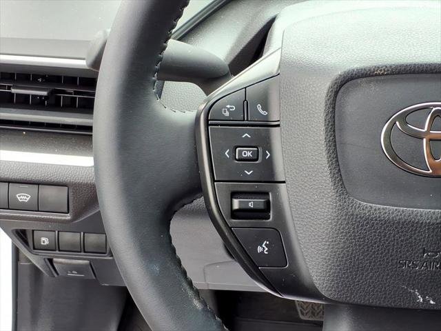 Used 2025 White Toyota  image 23