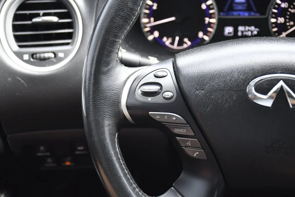 Used 2019 Liquid Platinum INFINITI LUXE image 8