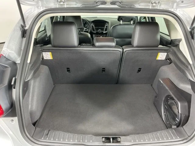 Used 2014 Silver Ford Titanium image 26