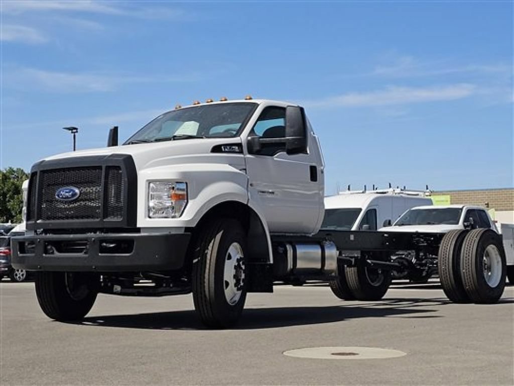 New 2025 Oxford White Ford Base image 21