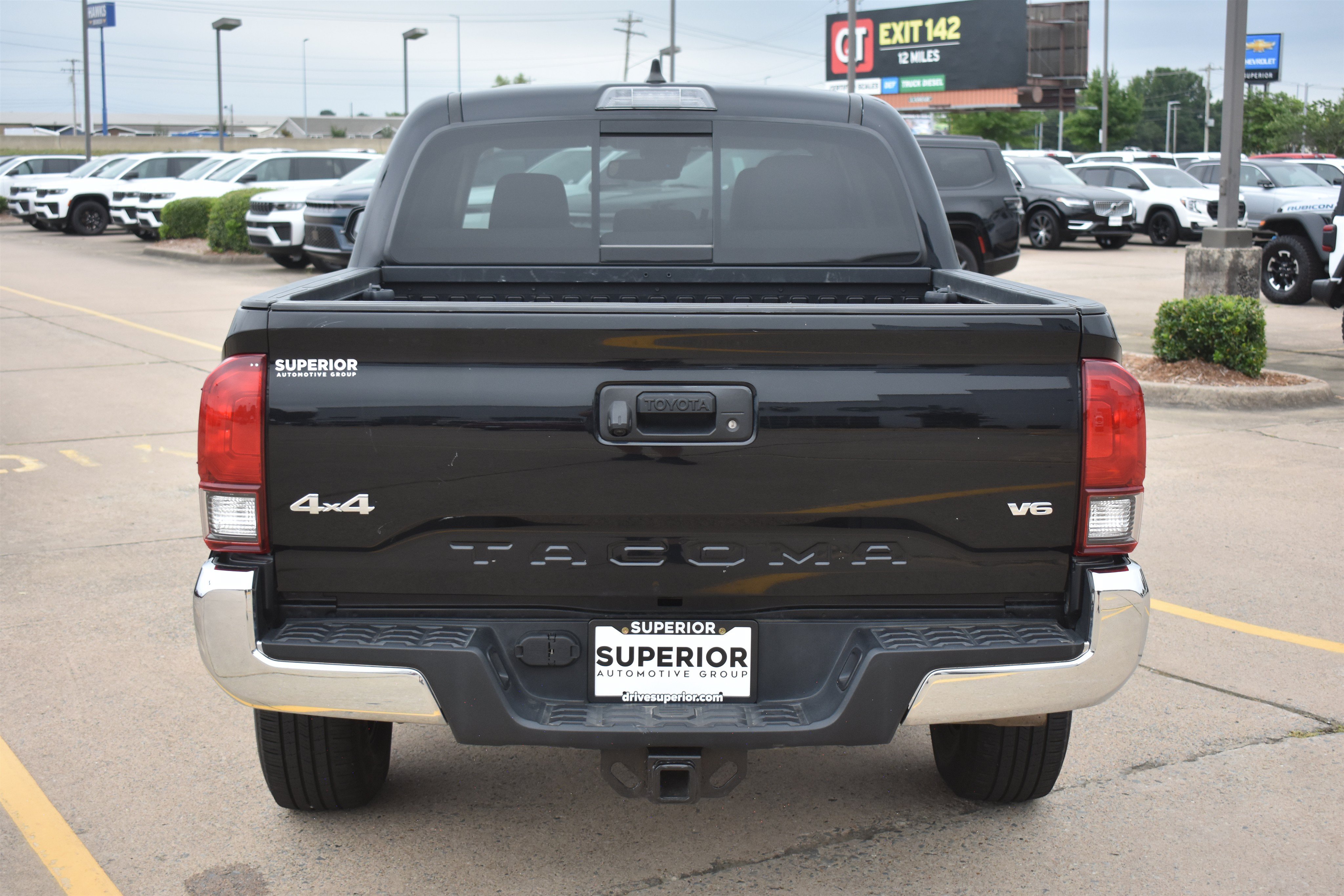 Used 2022 Black Toyota SR5 image 6